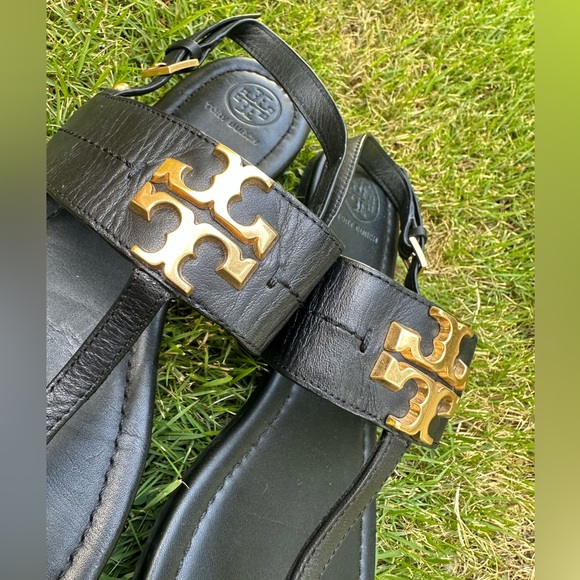 Tory Burch flat sandals. Summer approved! - Picture 2 of 4